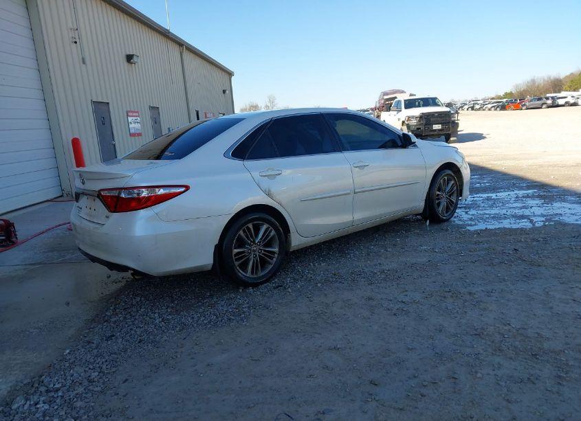 Photo 4 of 2016 Toyota Camry SE (VIN 4T1BF1FK1GU162076)