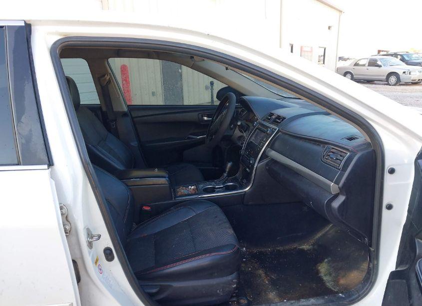 Photo 5 of 2016 Toyota Camry SE (VIN 4T1BF1FK1GU162076)