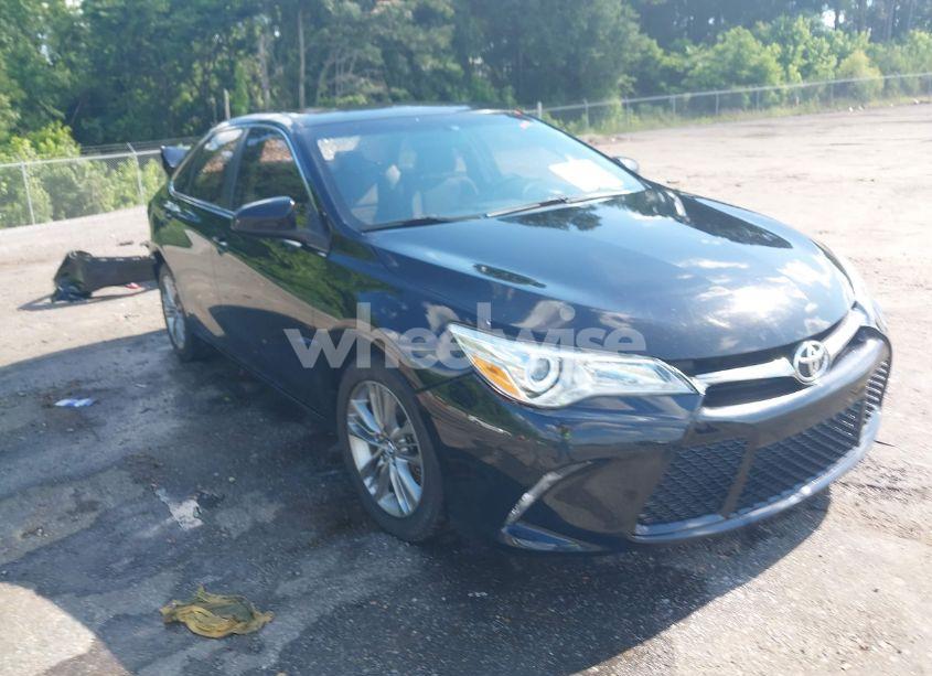2016 Toyota Camry SE (VIN 4T1BF1FK1GU176219) main photo