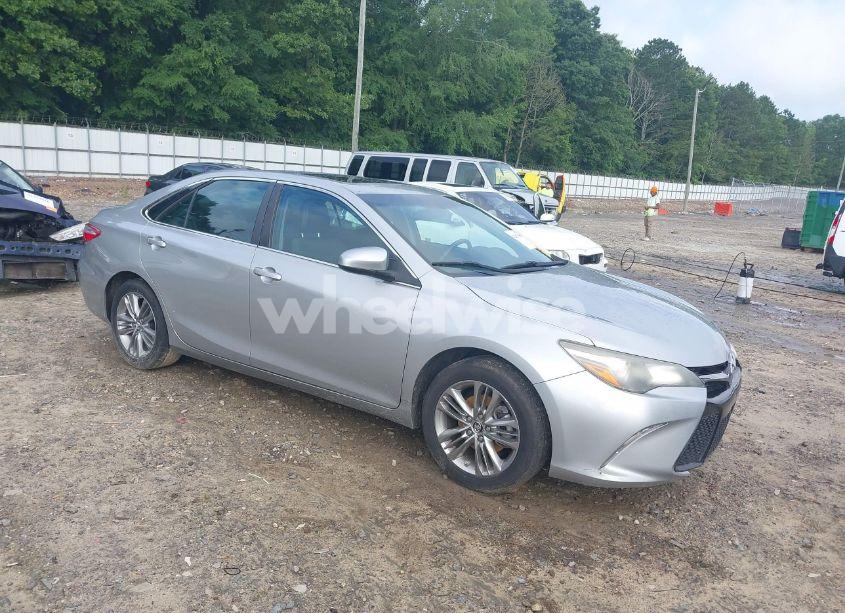 2016 Toyota Camry SE (VIN 4T1BF1FK1GU181503) main photo