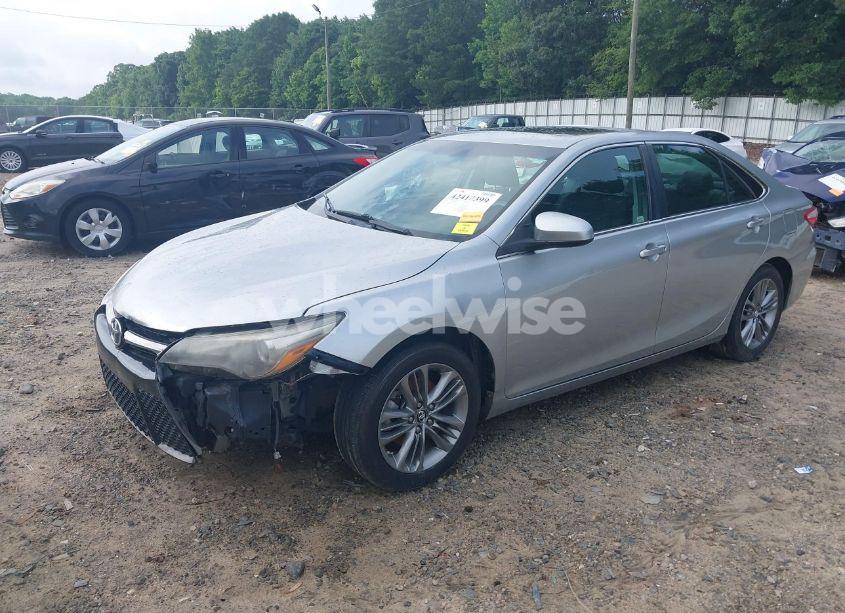 Photo 2 of 2016 Toyota Camry SE (VIN 4T1BF1FK1GU181503)