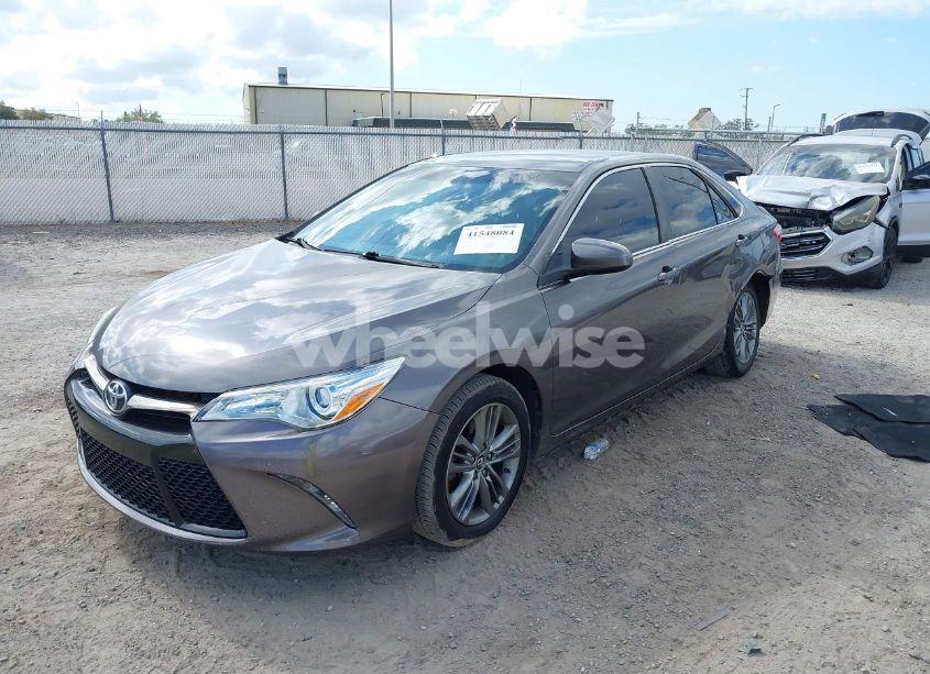 Photo 2 of 2016 Toyota Camry SE (VIN 4T1BF1FK1GU183820)