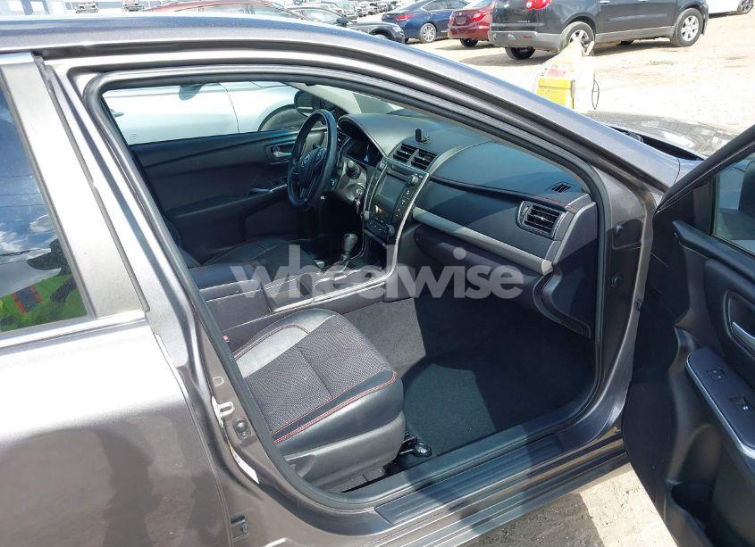 Photo 5 of 2016 Toyota Camry SE (VIN 4T1BF1FK1GU183820)