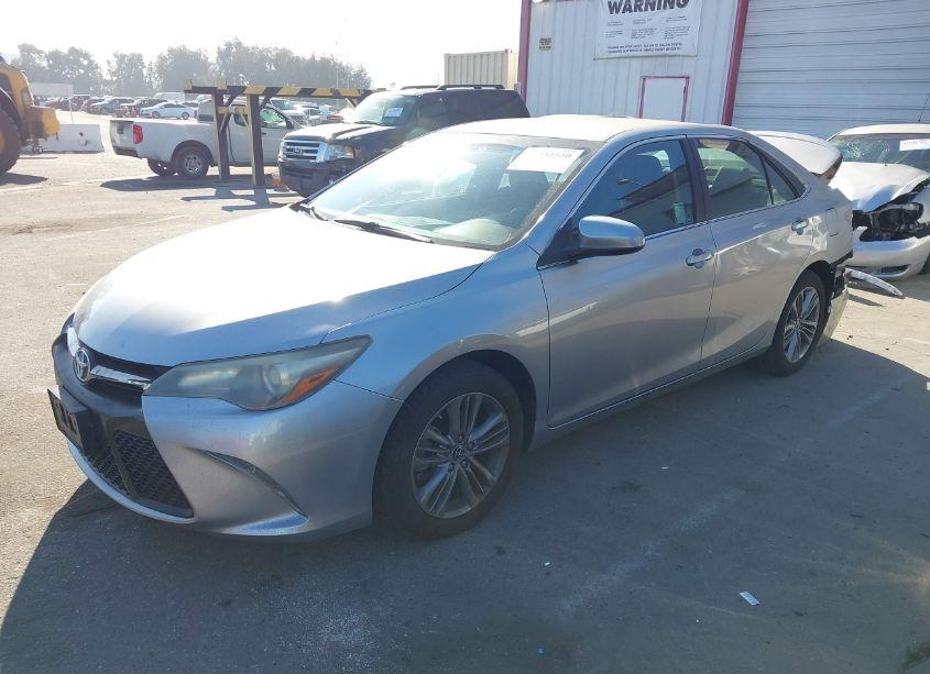 Photo 2 of 2016 Toyota Camry SE (VIN 4T1BF1FK1GU185177)