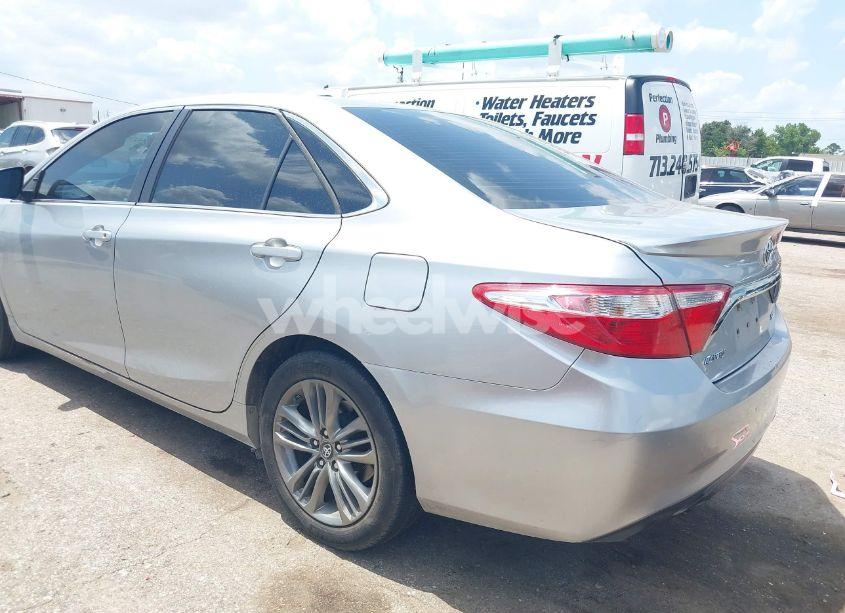 Photo 3 of 2016 Toyota Camry SE (VIN 4T1BF1FK1GU192923)