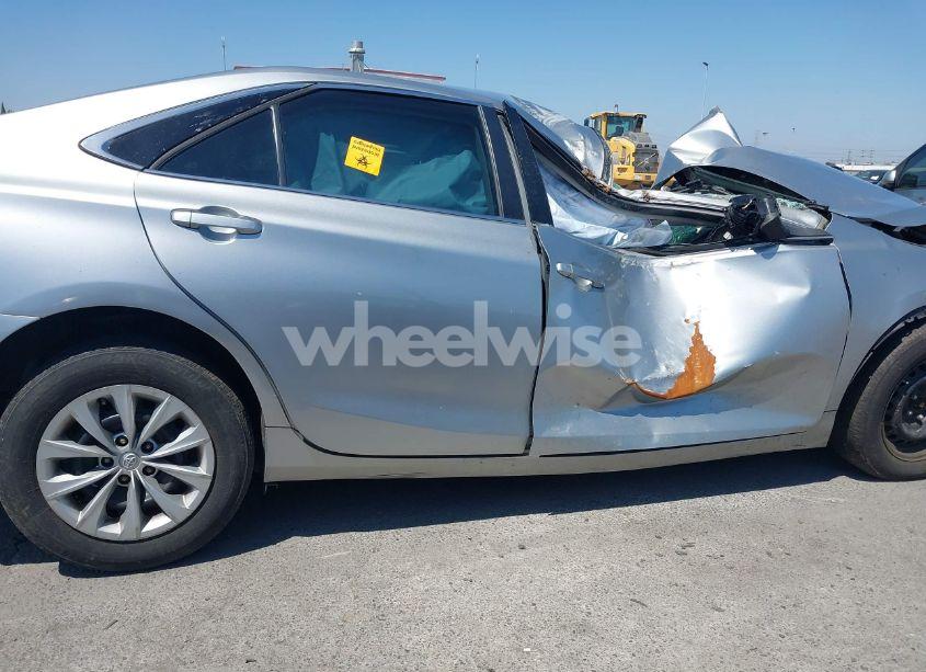 Photo 13 of 2016 Toyota Camry LE (VIN 4T1BF1FK1GU205749)