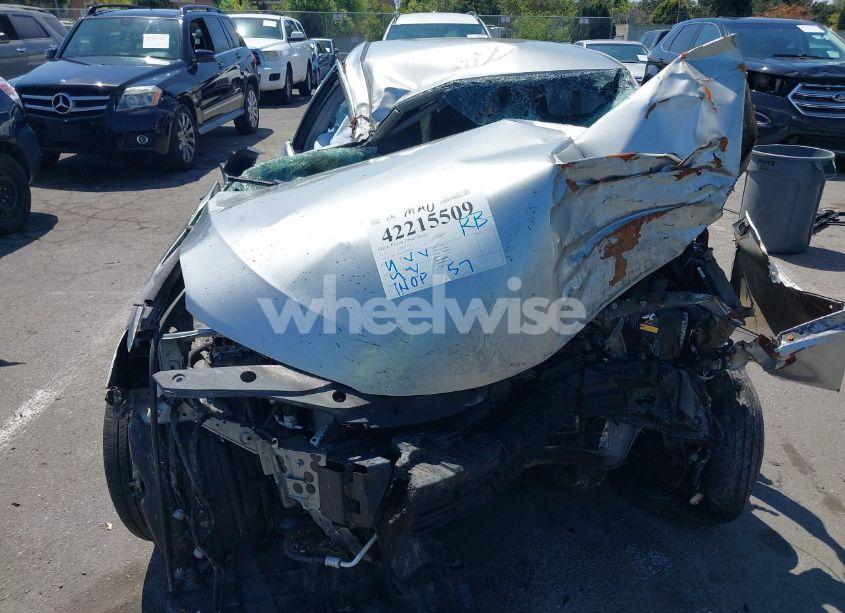 Photo 6 of 2016 Toyota Camry LE (VIN 4T1BF1FK1GU205749)