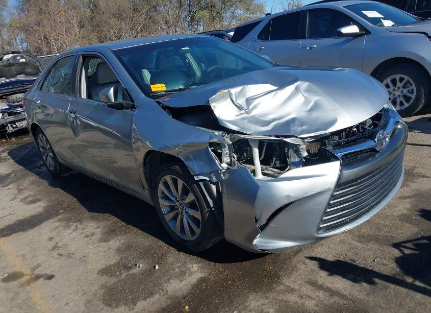 2016 Toyota Camry XLE (VIN 4T1BF1FK1GU209610) main photo