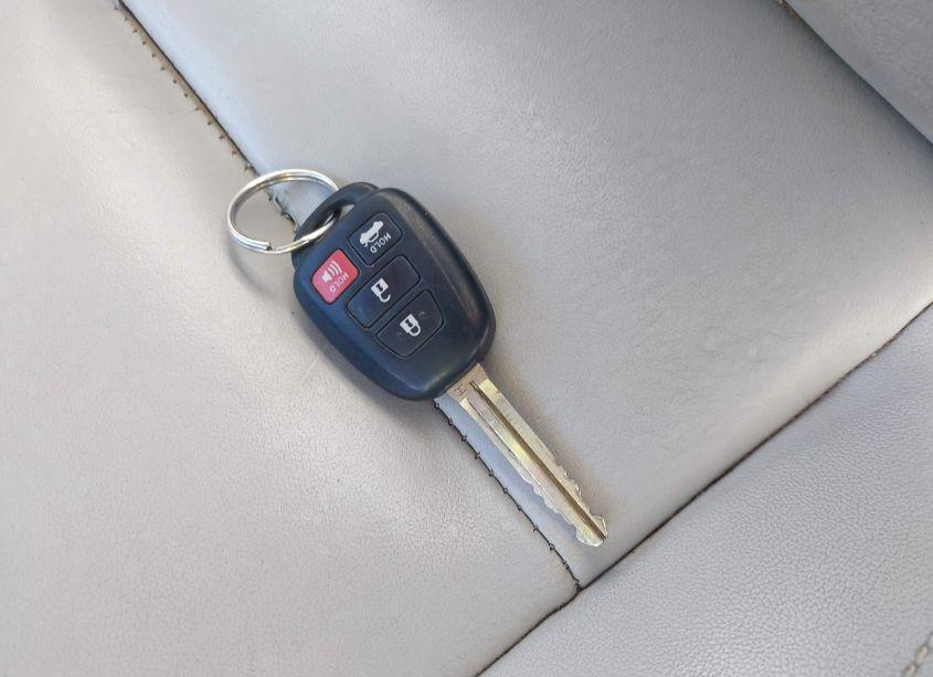 Photo 11 of 2016 Toyota Camry XLE (VIN 4T1BF1FK1GU209610)