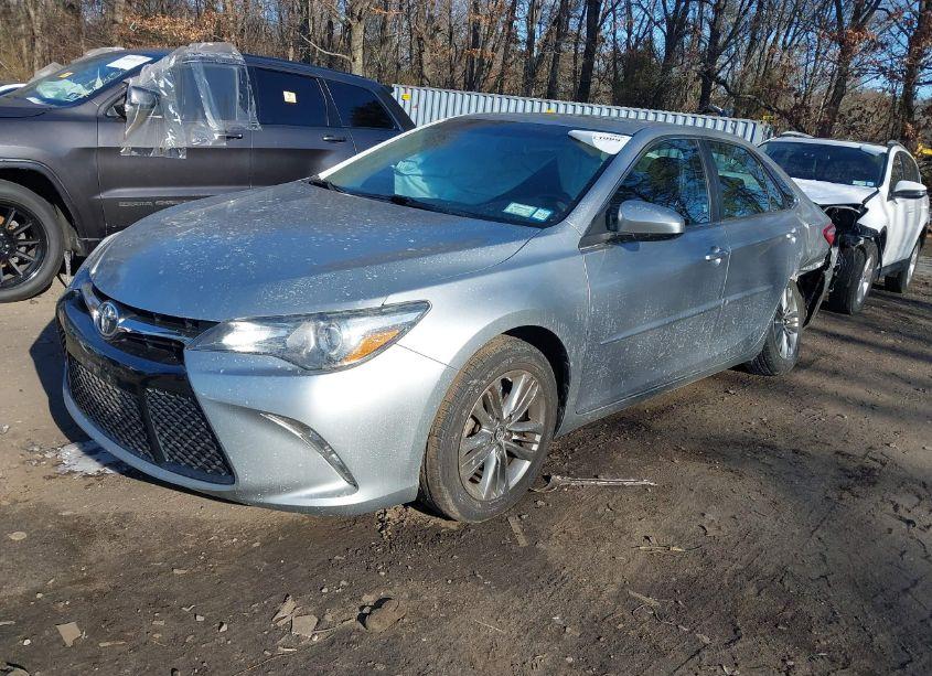 Photo 2 of 2016 Toyota Camry SE (VIN 4T1BF1FK1GU224947)