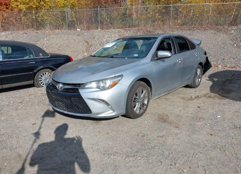 Photo 2 of 2016 Toyota Camry SE (VIN 4T1BF1FK1GU227430)