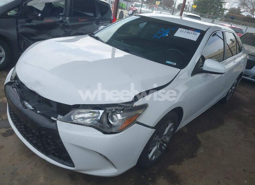 Photo 2 of 2016 Toyota Camry SE (VIN 4T1BF1FK1GU236077)