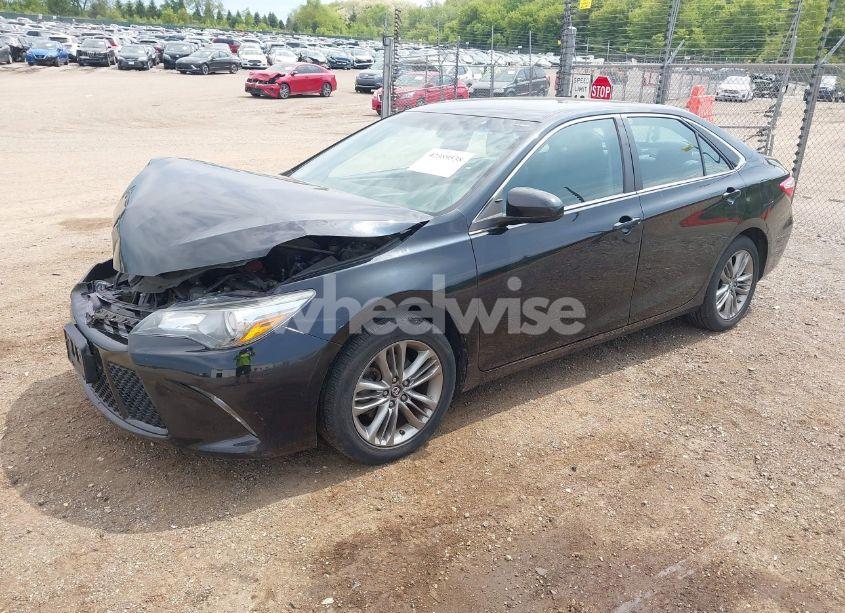 Photo 2 of 2016 Toyota Camry SE (VIN 4T1BF1FK1GU243546)