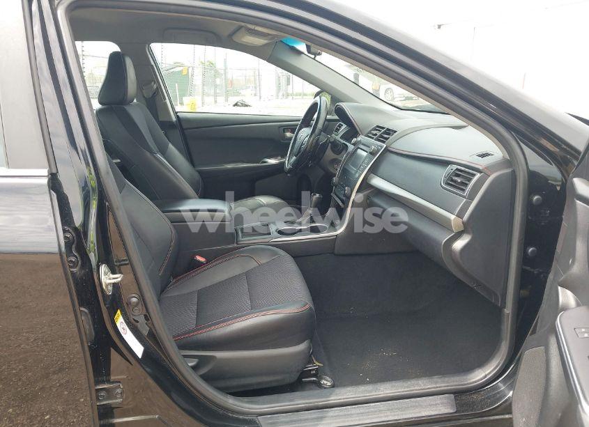 Photo 5 of 2016 Toyota Camry SE (VIN 4T1BF1FK1GU243546)