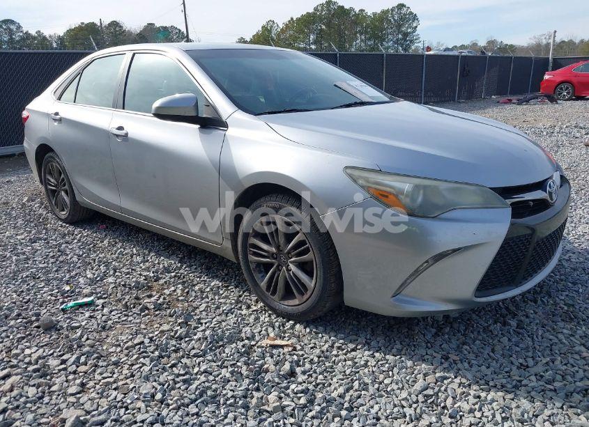 2016 Toyota Camry SE (VIN 4T1BF1FK1GU244907) main photo