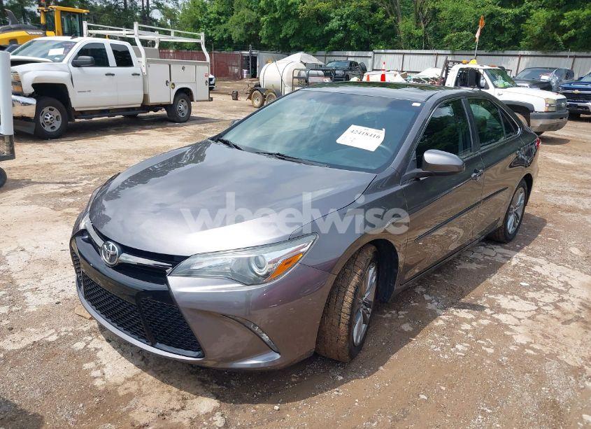 Photo 2 of 2016 Toyota Camry SE (VIN 4T1BF1FK1GU248181)