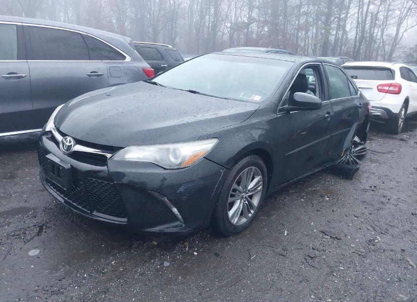 Photo 2 of 2016 Toyota Camry SE (VIN 4T1BF1FK1GU261643)