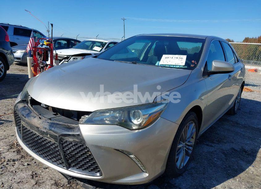 Photo 2 of 2016 Toyota Camry SE (VIN 4T1BF1FK1GU262338)
