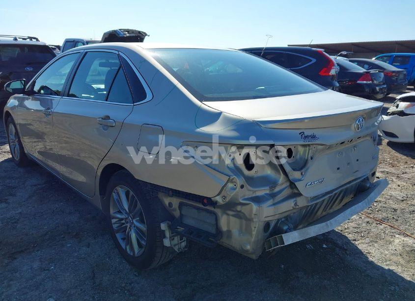 Photo 3 of 2016 Toyota Camry SE (VIN 4T1BF1FK1GU262338)