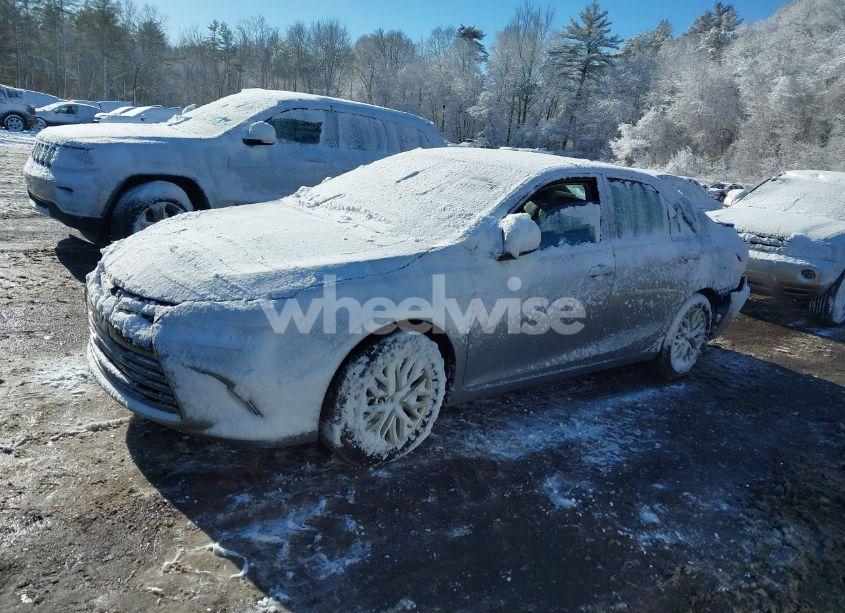 Photo 2 of 2016 Toyota Camry LE (VIN 4T1BF1FK1GU264669)