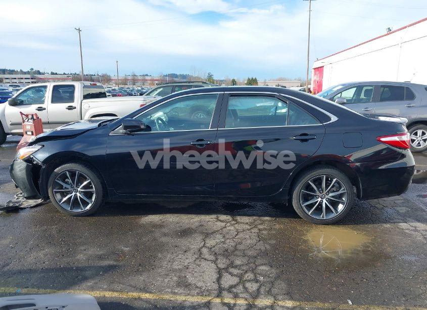 Photo 14 of 2016 Toyota Camry LE/XLE/SE/XSE (VIN 4T1BF1FK1GU525847)