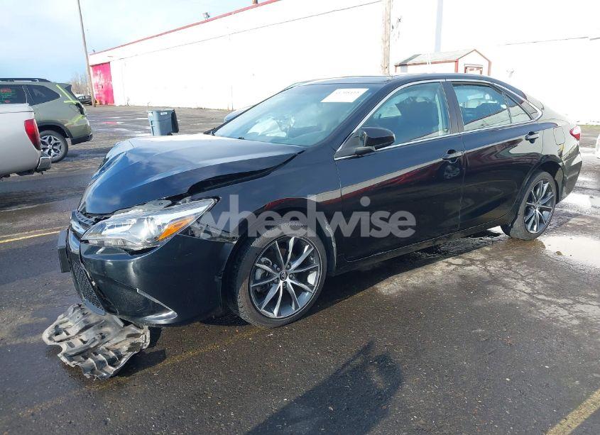 Photo 2 of 2016 Toyota Camry LE/XLE/SE/XSE (VIN 4T1BF1FK1GU525847)