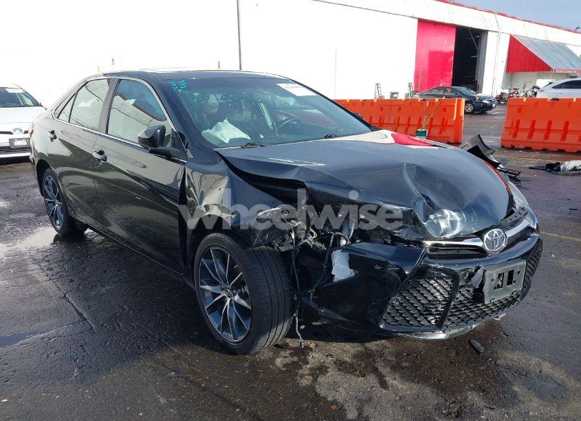 Photo 6 of 2016 Toyota Camry LE/XLE/SE/XSE (VIN 4T1BF1FK1GU525847)