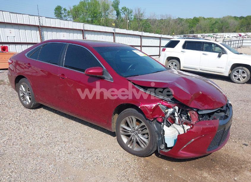2016 Toyota Camry SE (VIN 4T1BF1FK1GU529476) main photo