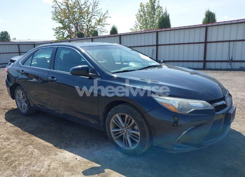 2016 Toyota Camry SE (VIN 4T1BF1FK1GU530305) main photo