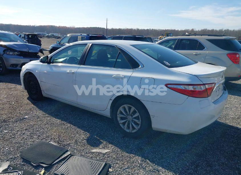 Photo 3 of 2016 Toyota Camry LE (VIN 4T1BF1FK1GU531499)