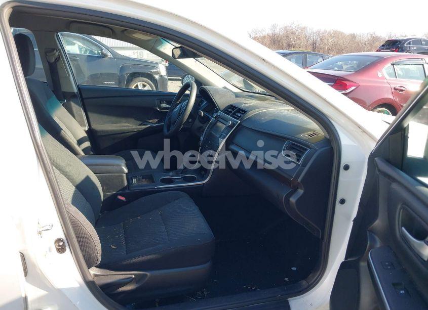 Photo 5 of 2016 Toyota Camry LE (VIN 4T1BF1FK1GU531499)