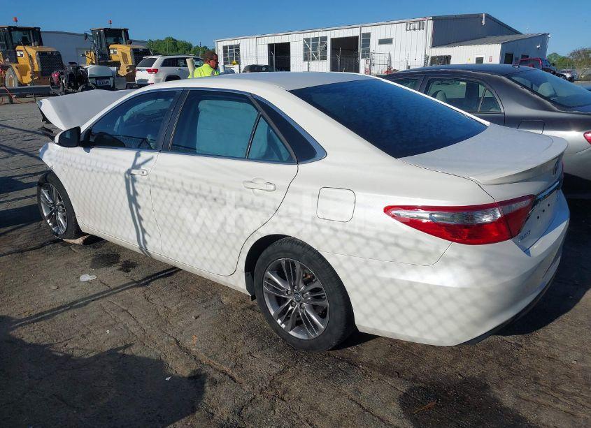 Photo 3 of 2016 Toyota Camry SE (VIN 4T1BF1FK1GU543751)