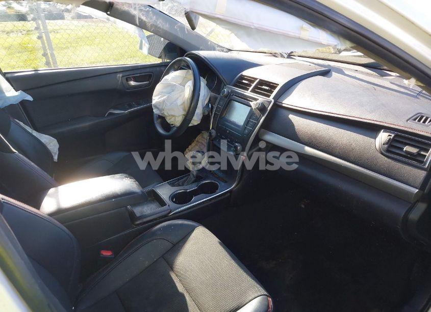 Photo 5 of 2016 Toyota Camry SE (VIN 4T1BF1FK1GU543751)