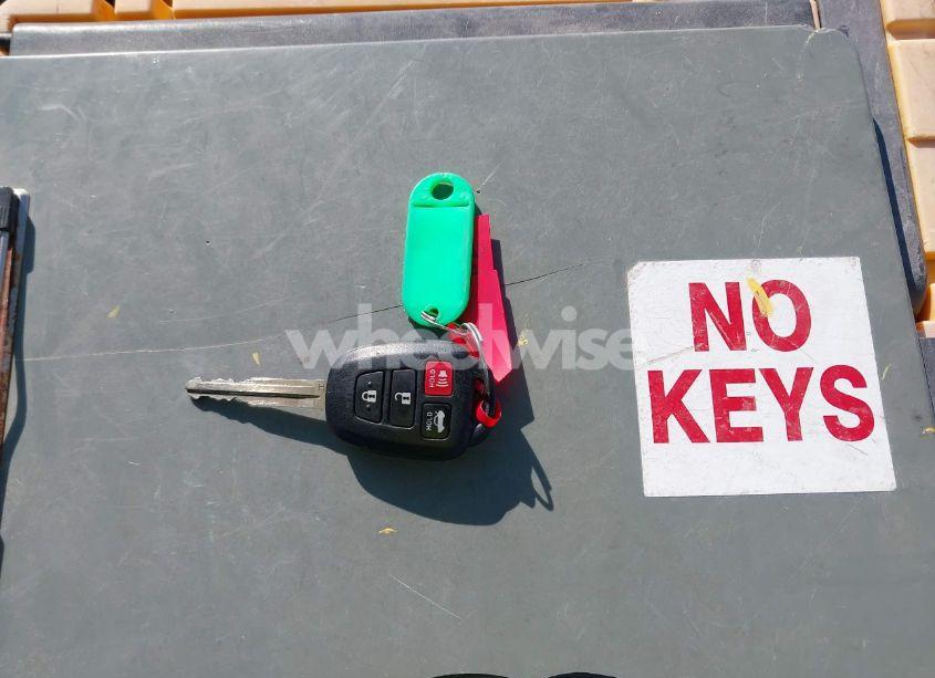 Photo 11 of 2016 Toyota Camry SE (VIN 4T1BF1FK1GU546942)