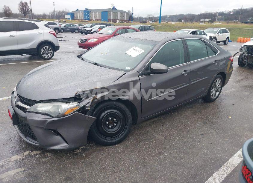 Photo 2 of 2016 Toyota Camry SE (VIN 4T1BF1FK1GU546942)