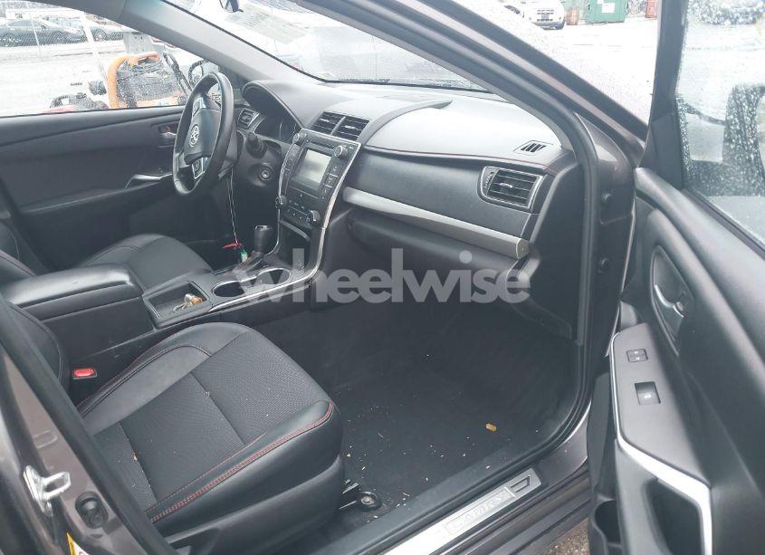 Photo 5 of 2016 Toyota Camry SE (VIN 4T1BF1FK1GU546942)