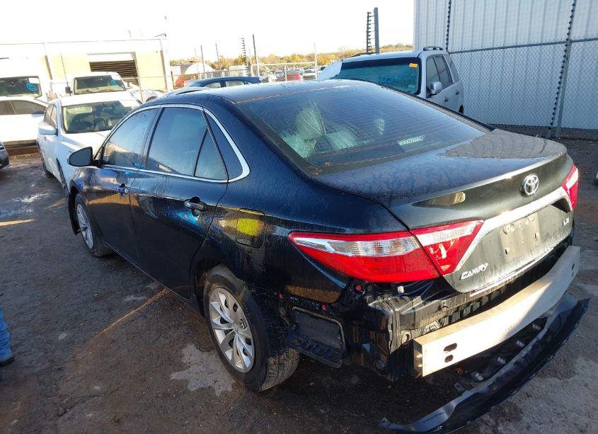 Photo 3 of 2016 Toyota Camry LE (VIN 4T1BF1FK1GU567631)