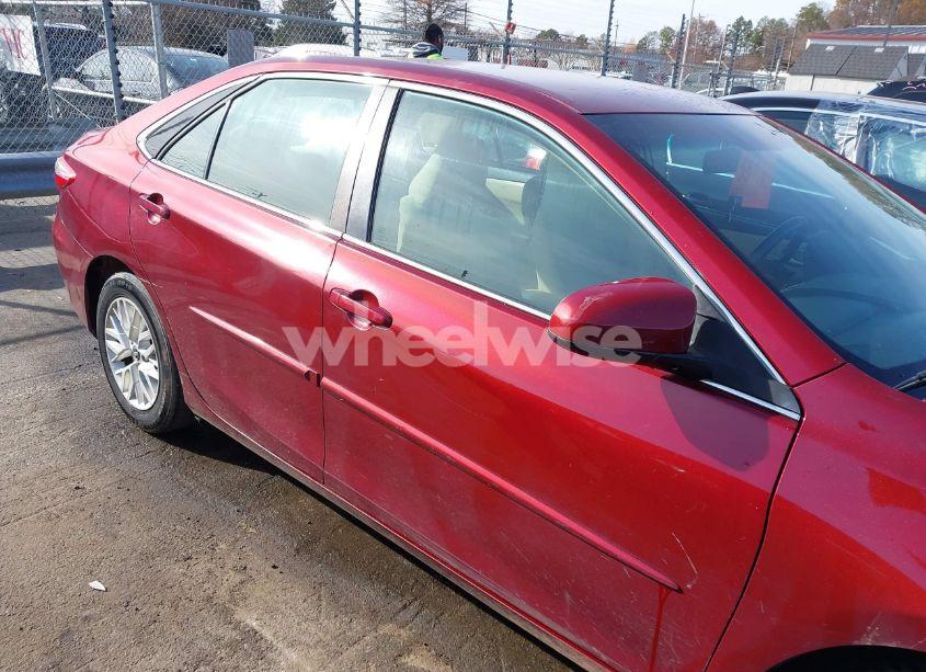 Photo 13 of 2016 Toyota Camry LE (VIN 4T1BF1FK1GU576913)