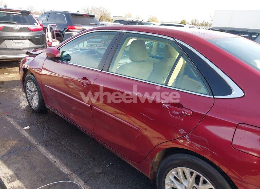 Photo 14 of 2016 Toyota Camry LE (VIN 4T1BF1FK1GU576913)