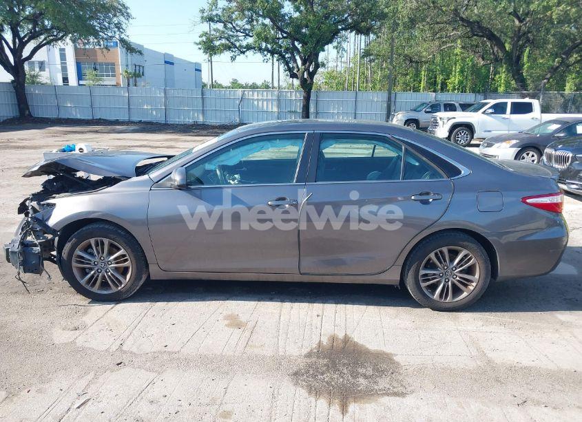 Photo 14 of 2016 Toyota Camry LE/SE/XLE/XSE (VIN 4T1BF1FK1GU584218)