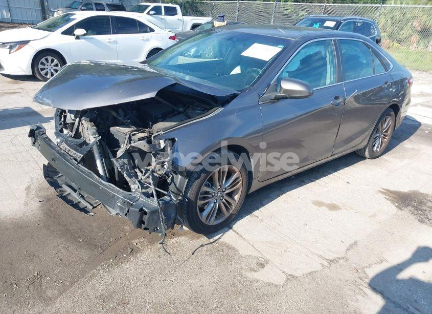 Photo 2 of 2016 Toyota Camry LE/SE/XLE/XSE (VIN 4T1BF1FK1GU584218)