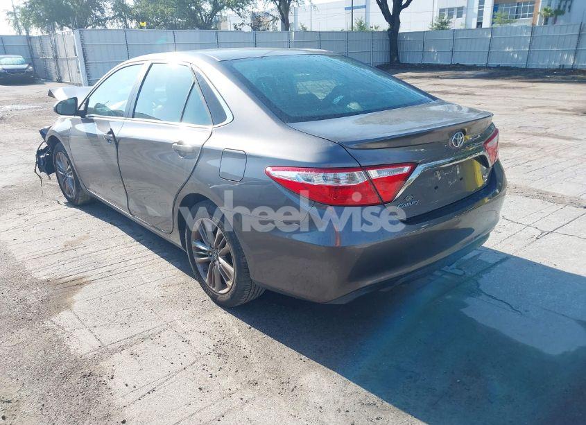 Photo 3 of 2016 Toyota Camry LE/SE/XLE/XSE (VIN 4T1BF1FK1GU584218)