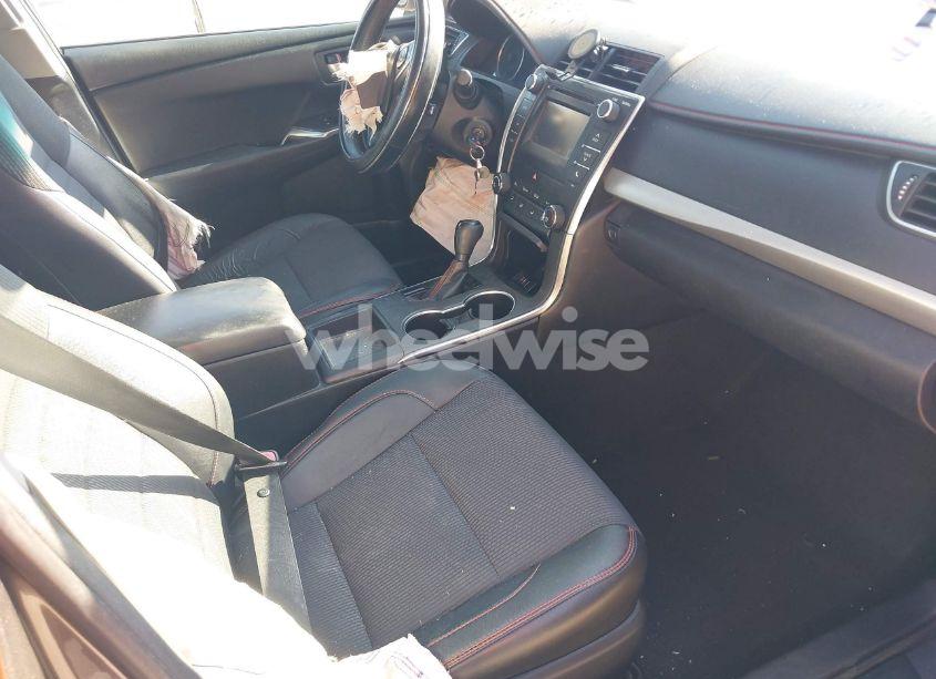 Photo 5 of 2016 Toyota Camry LE/SE/XLE/XSE (VIN 4T1BF1FK1GU584218)