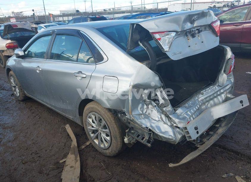 Photo 3 of 2016 Toyota Camry LE (VIN 4T1BF1FK1GU588351)