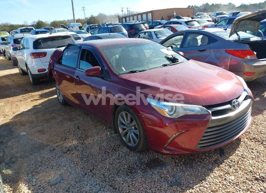 2016 Toyota Camry XLE (VIN 4T1BF1FK1GU593257) main photo