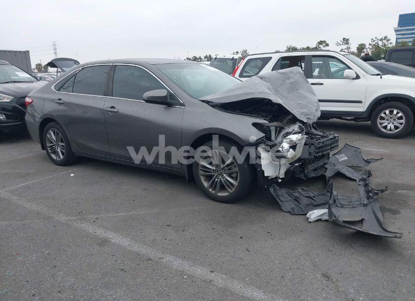 2016 Toyota Camry SE (VIN 4T1BF1FK1GU598085) main photo