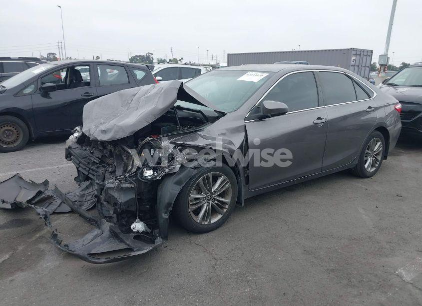 Photo 2 of 2016 Toyota Camry SE (VIN 4T1BF1FK1GU598085)