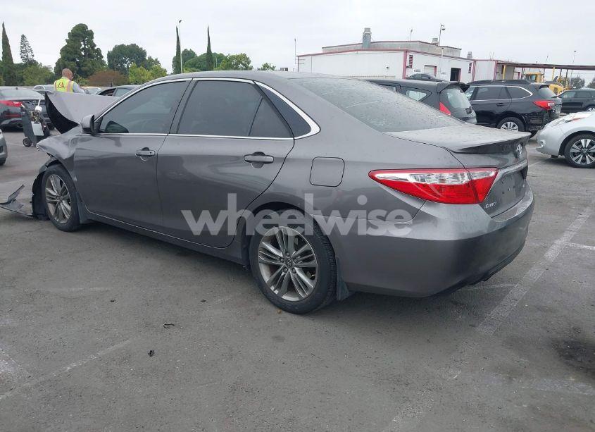 Photo 3 of 2016 Toyota Camry SE (VIN 4T1BF1FK1GU598085)