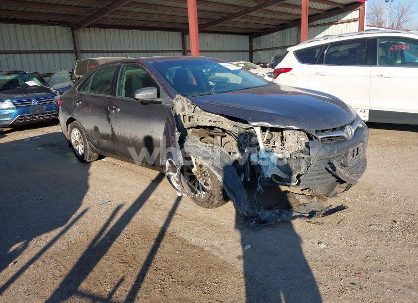 2016 Toyota Camry LE (VIN 4T1BF1FK1GU603799) main photo