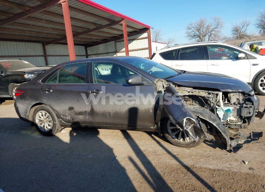 Photo 13 of 2016 Toyota Camry LE (VIN 4T1BF1FK1GU603799)